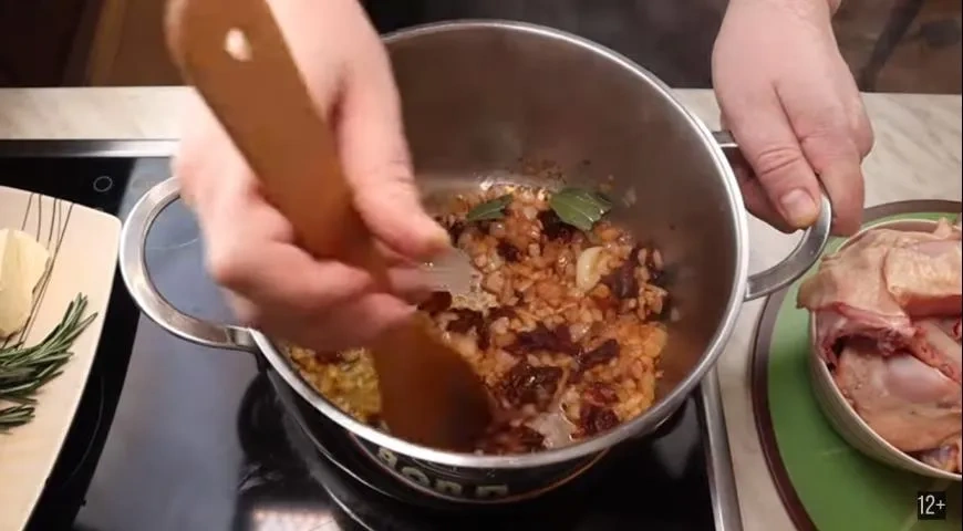 Цыпленок по-охотничьи видео рецепт: шаг 2