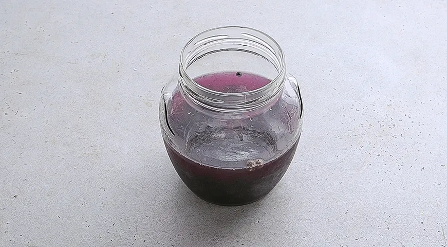 Домашняя настойка из черники на водке: шаг 2