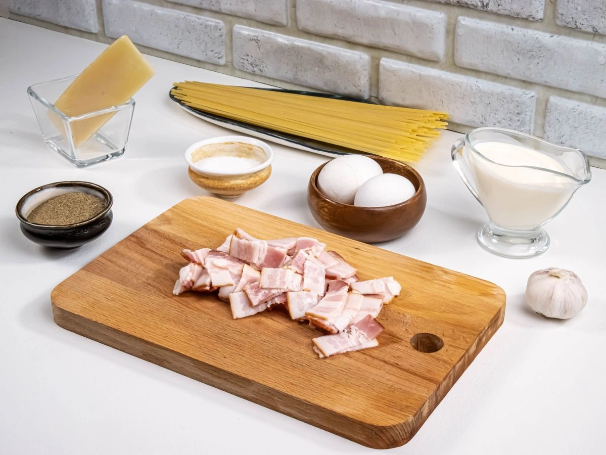 Шаг 2: Домашняя паста карбонара