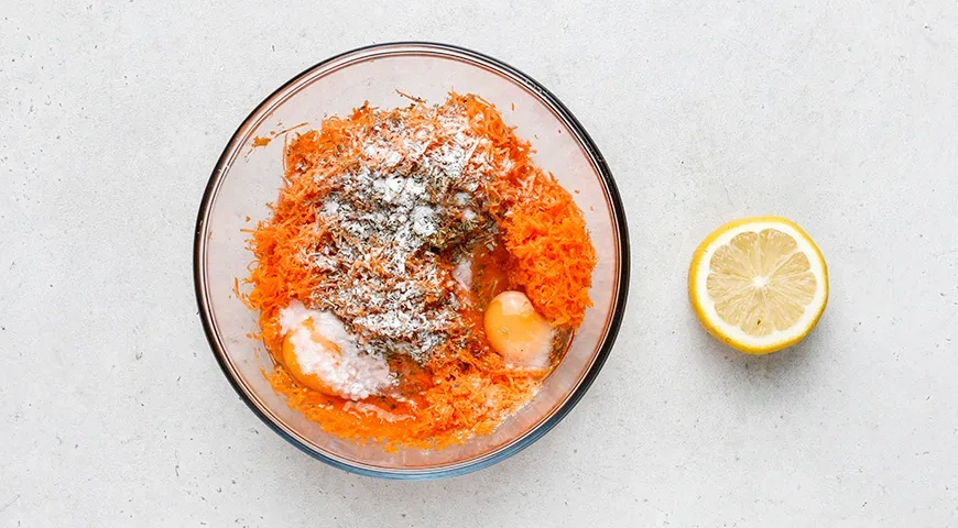 Драники из моркови: шаг 2