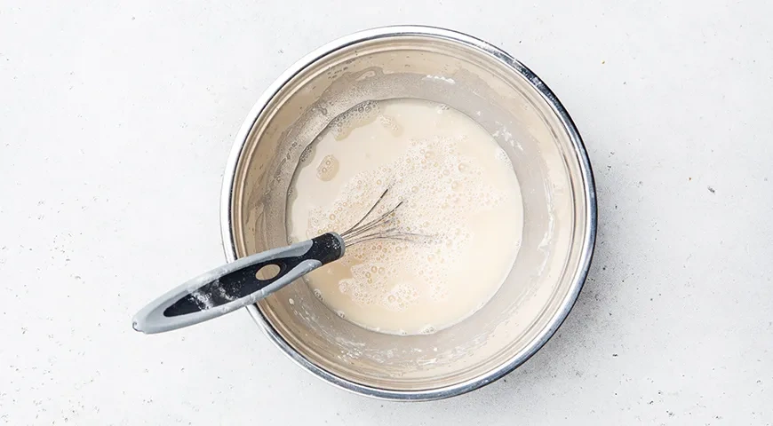 Дрожжевое тесто на воде: шаг 2