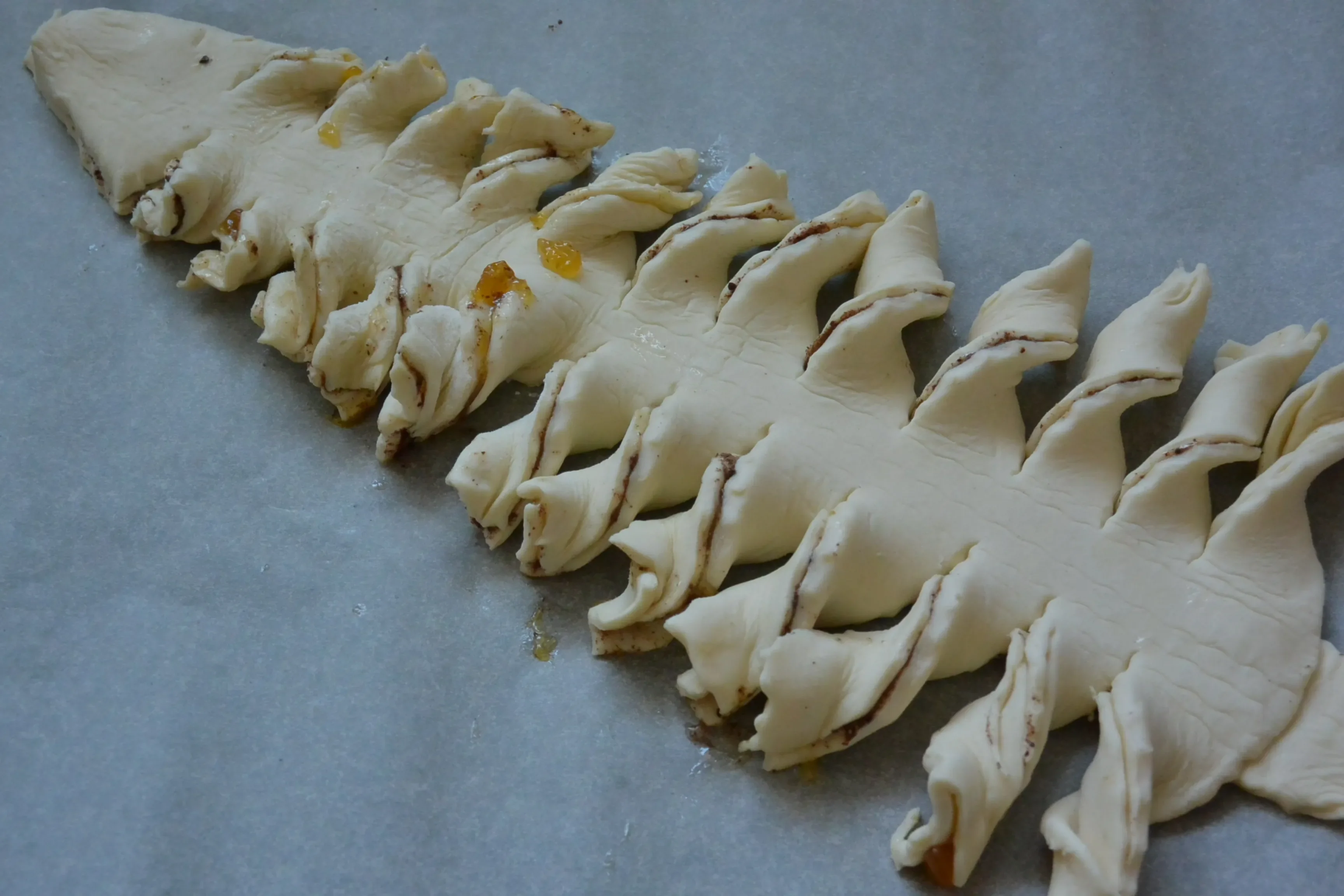 Ёлочка из слоёного теста: шаг 2