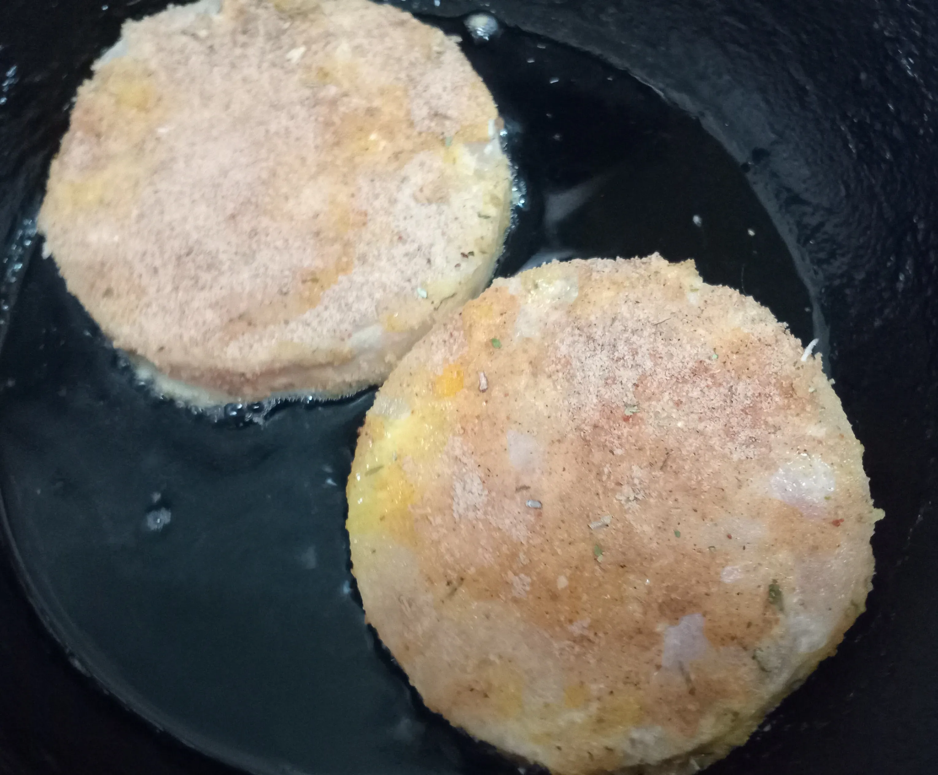 Филе хека жареное в яйце: шаг 2