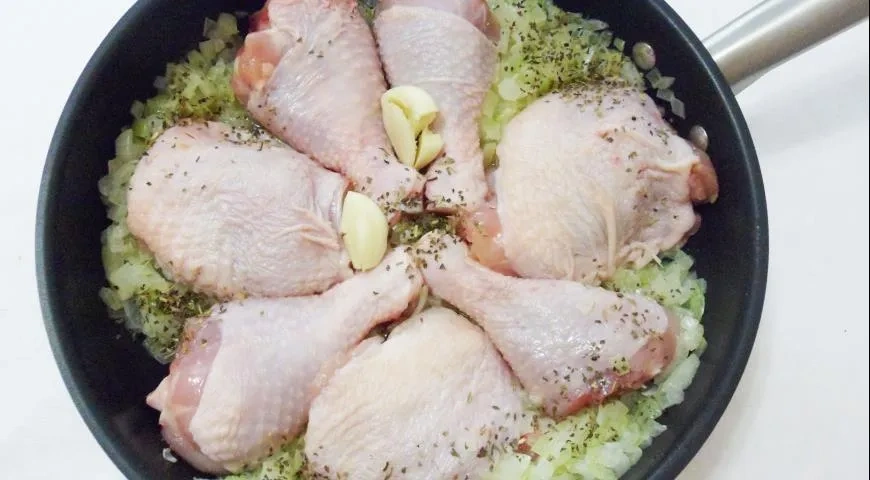 Фрикасе из курицы с шампиньонами и самыми доступными продуктами: шаг 2