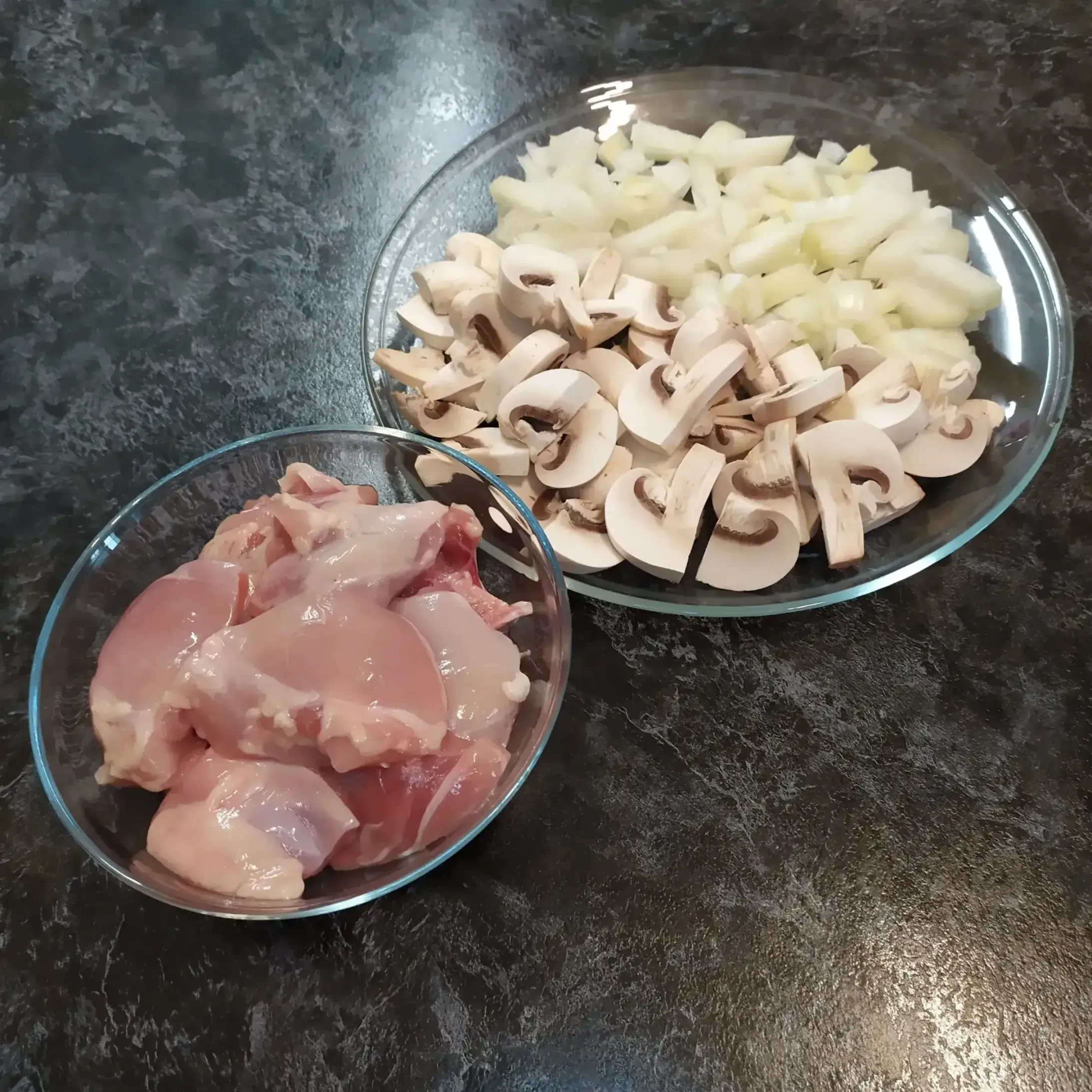 Фрикассе из курицы с грибами: шаг 2