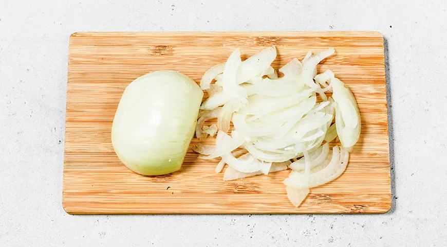 Говядина по-строгановски (бефстроганов): шаг 2