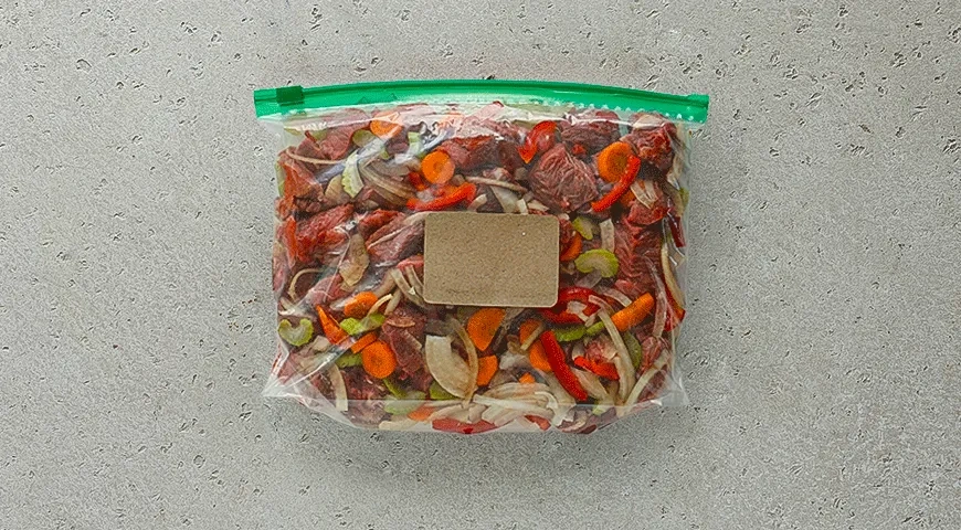 Говядина в томатном соусе в духовке: шаг 2