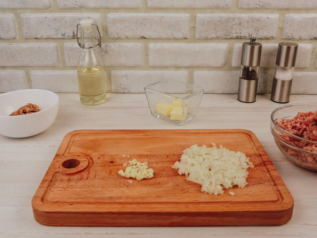 Шаг 2: Гречанники в сметанном соусе