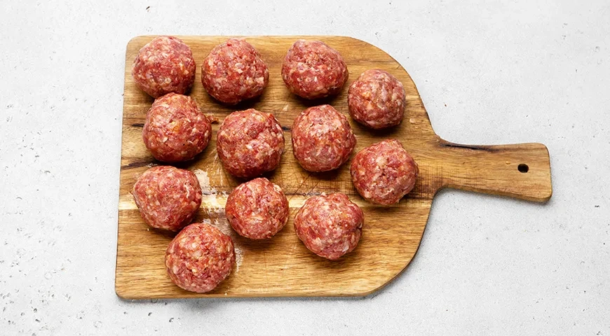 Гречка с фрикадельками на сковороде: шаг 2