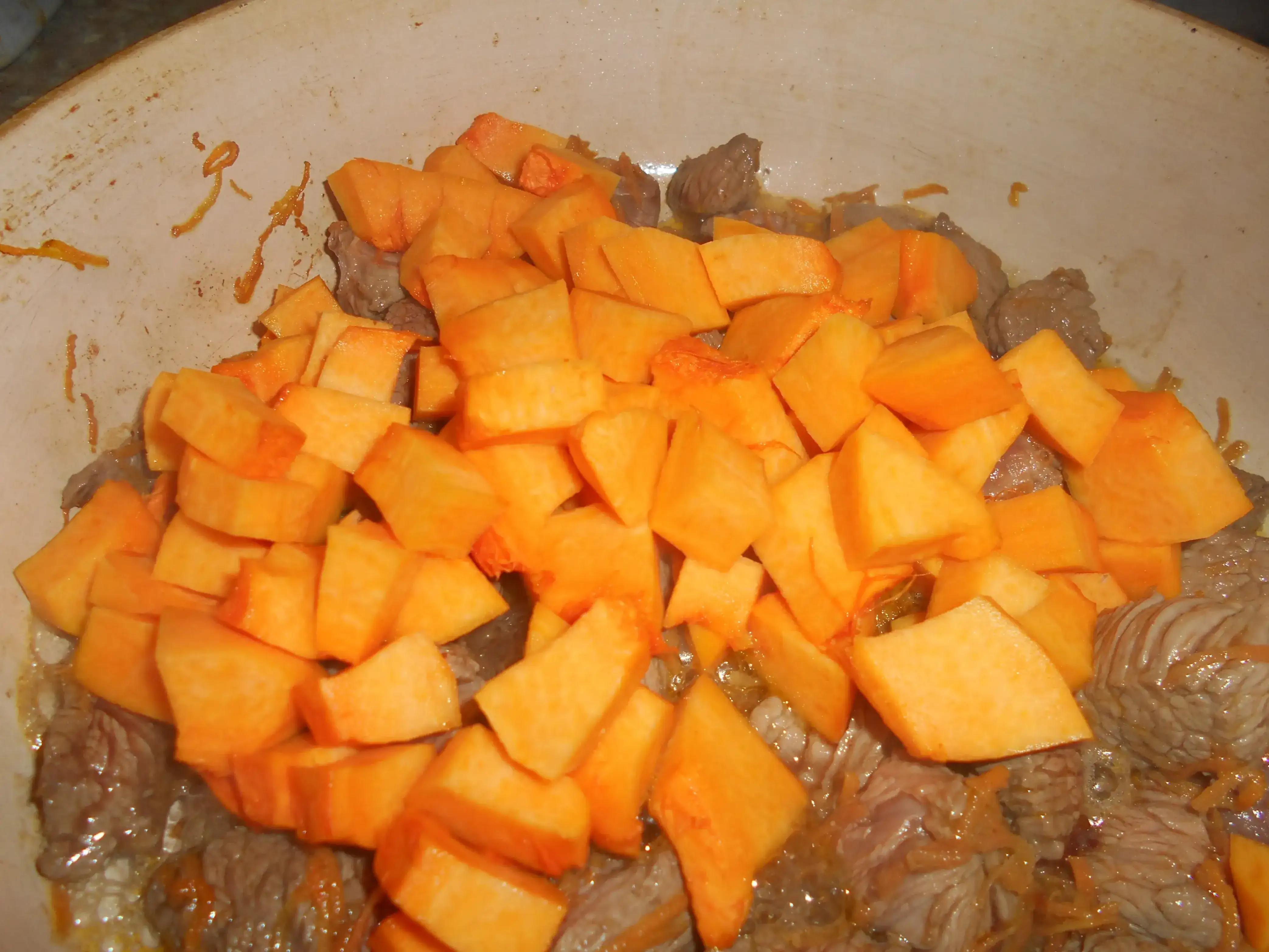 Гуляш из говядины с тыквой: шаг 2