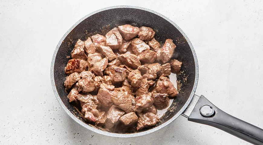 Гуляш из говядины как в советской столовой: шаг 2