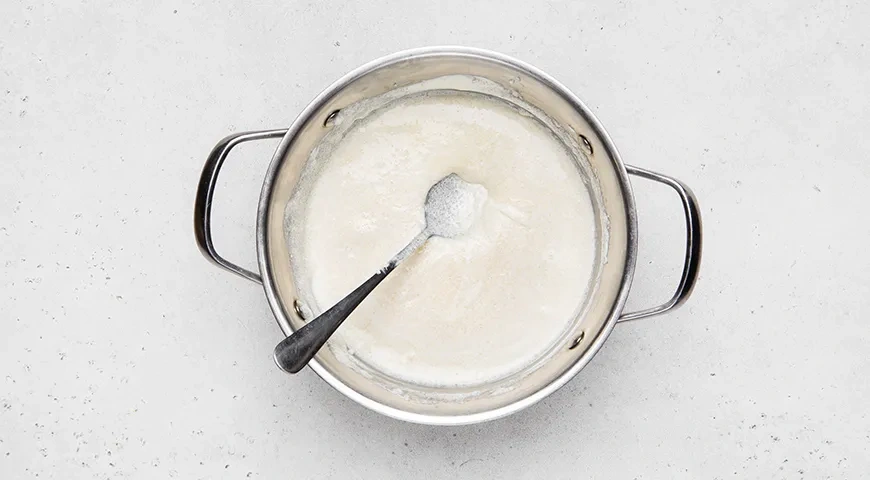 Ириски на сметане: шаг 2