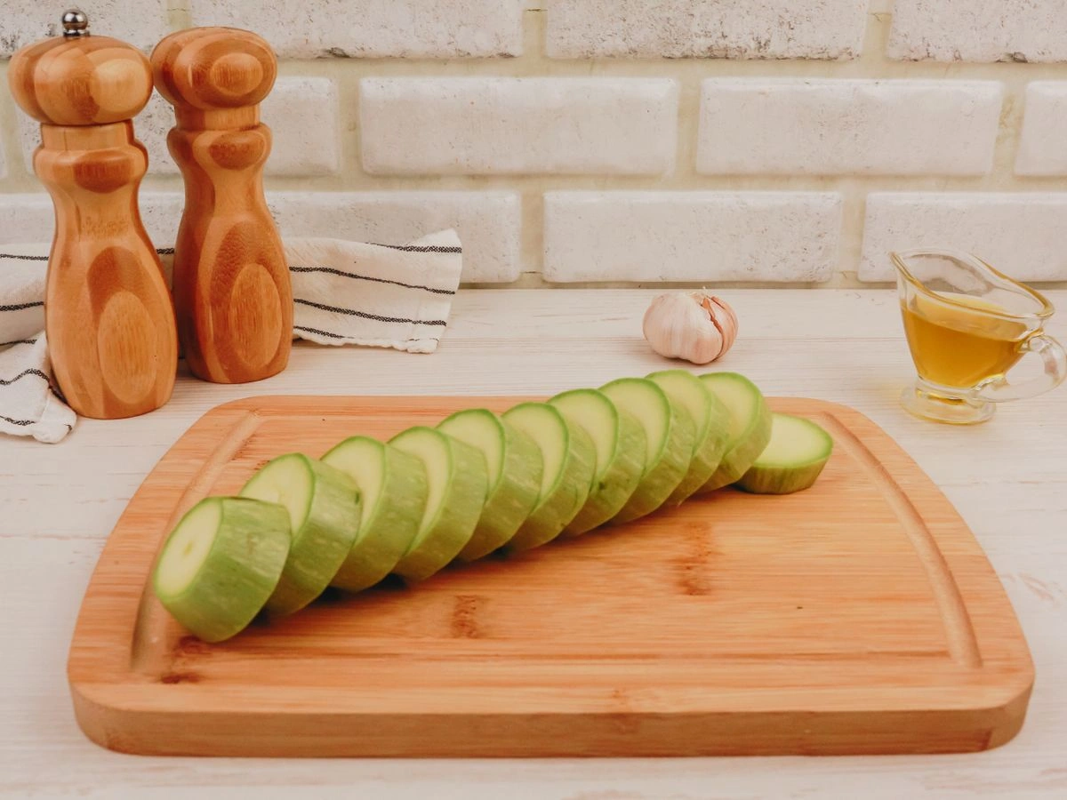 Шаг 2: Кабачок с яйцом пашот