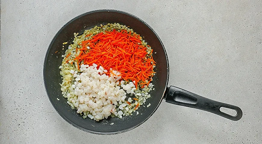 Кальмары, фаршированные булгуром: шаг 2