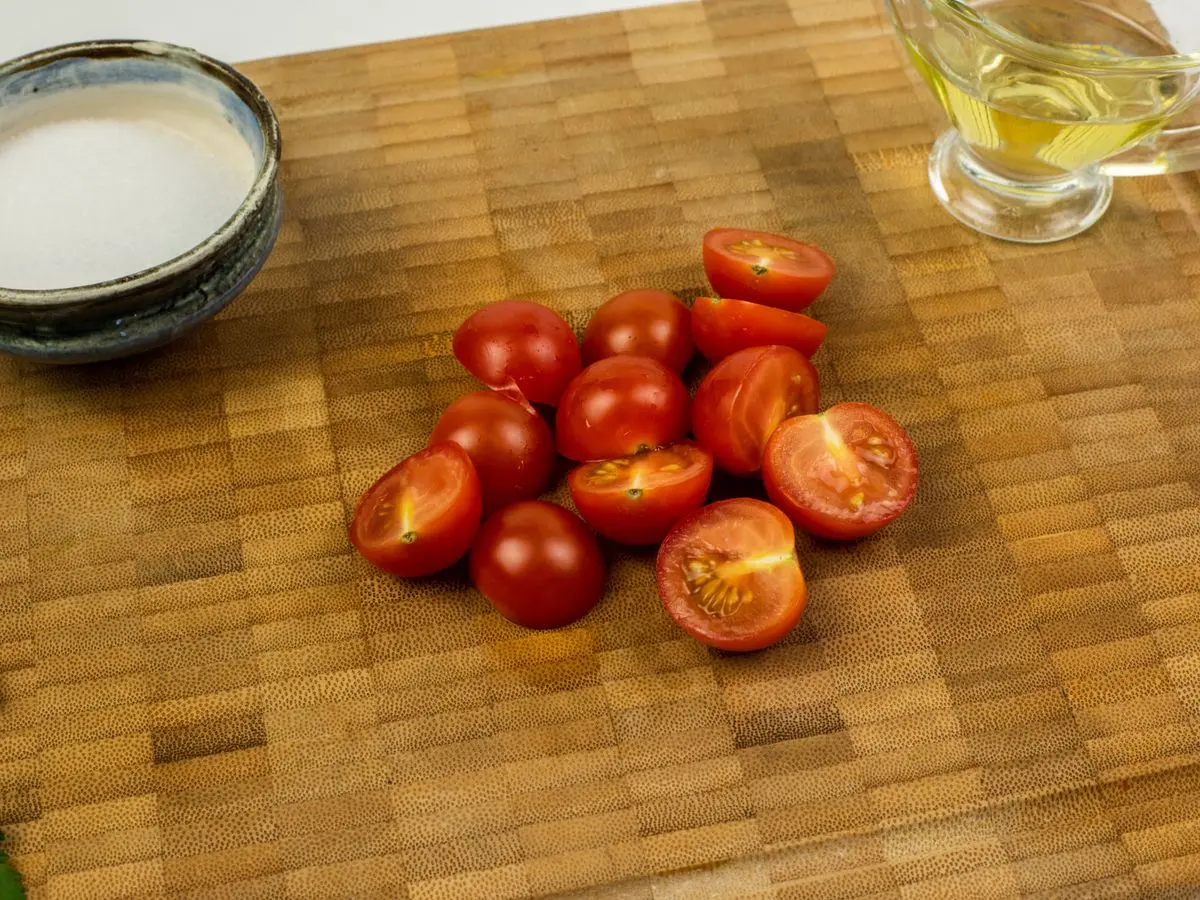 Шаг 2: Канапе с помидорами черри и моцареллой