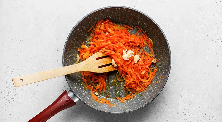 Капуста, тушенная с баклажанами: шаг 2