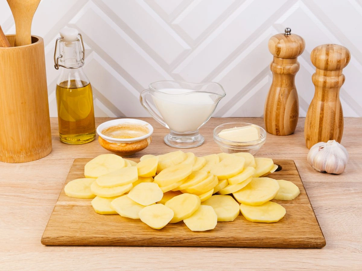 Шаг 2: Картофель в молоке, запеченный в духовке