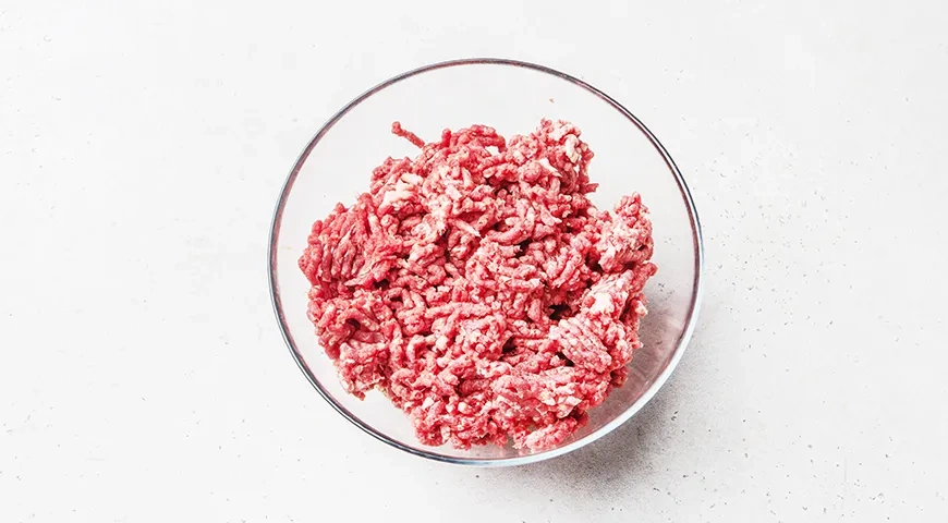 Картофельная запеканка с фаршем и овощами под сыром: шаг 2