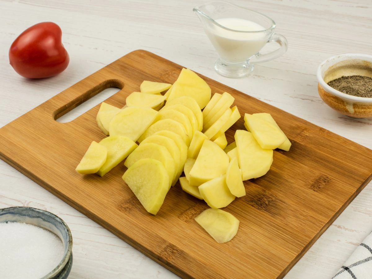 Шаг 2: Картофельная запеканка с говяжьим фаршем и помидорами