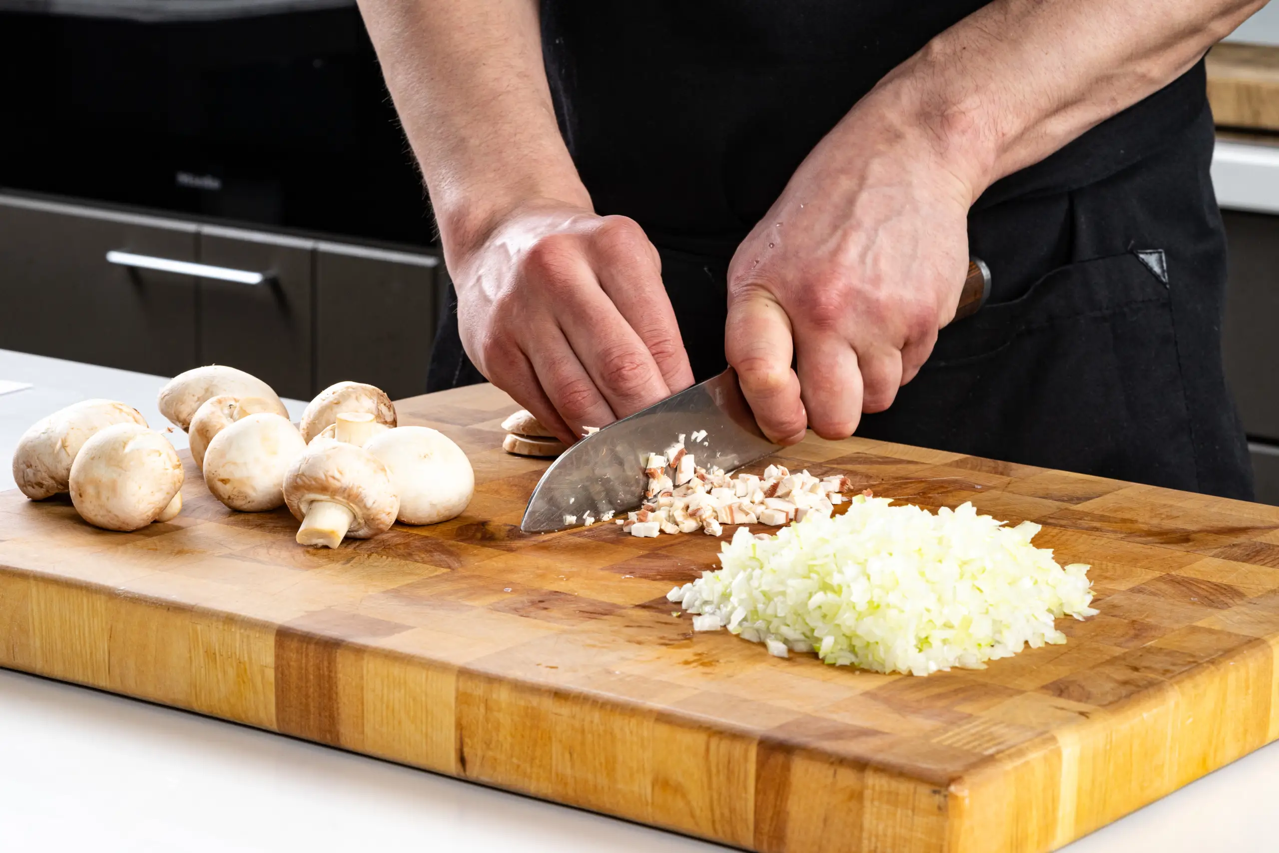 Шаг 2: Картофельные котлеты с грибами