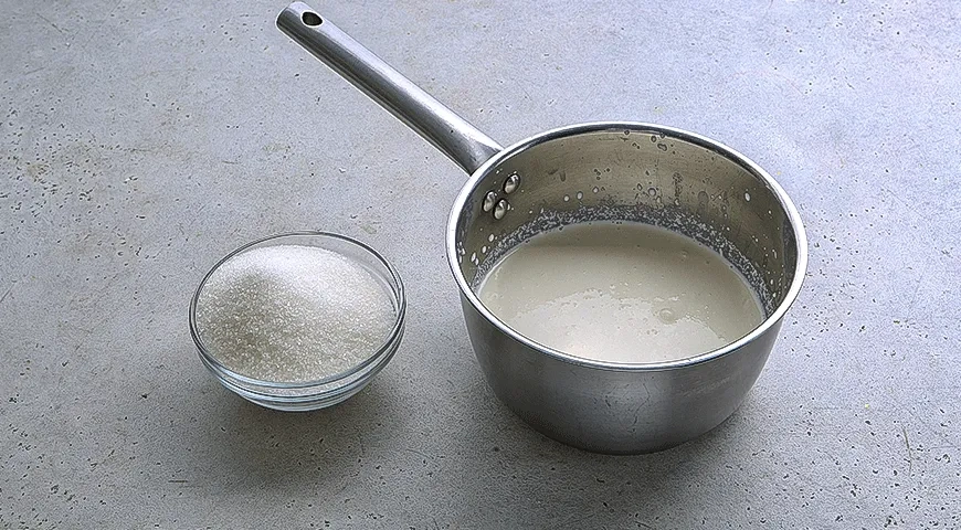 Клубничный ликер со сливками в домашних условиях: шаг 2