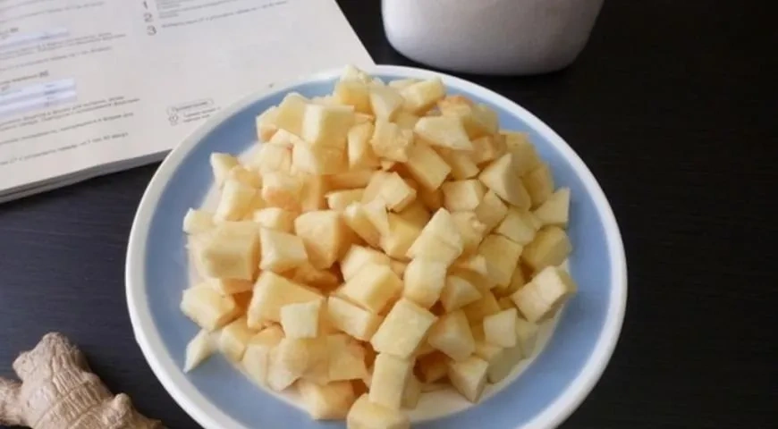 Клюквенное варенье с айвой и имбирем: шаг 2