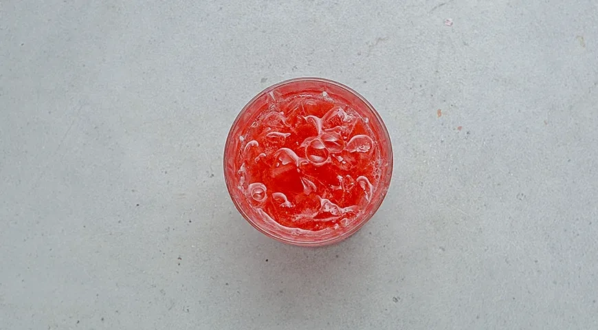 Коктейль «Коньяк с гранатовым соком» («Черный гранат»): шаг 2