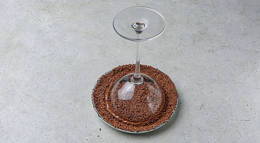 Коктейль «Шоколадный моктини» (Chocolate Mocktini): шаг 2