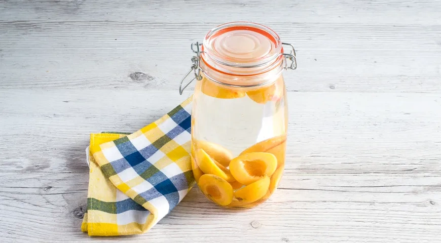 Компот из абрикосов на зиму: шаг 2