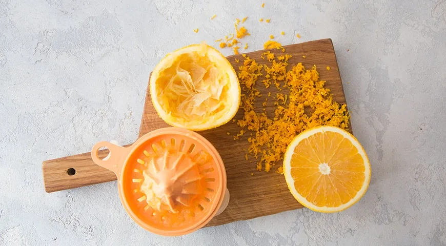 Конфеты из сухофруктов и орехов в шоколаде: шаг 2