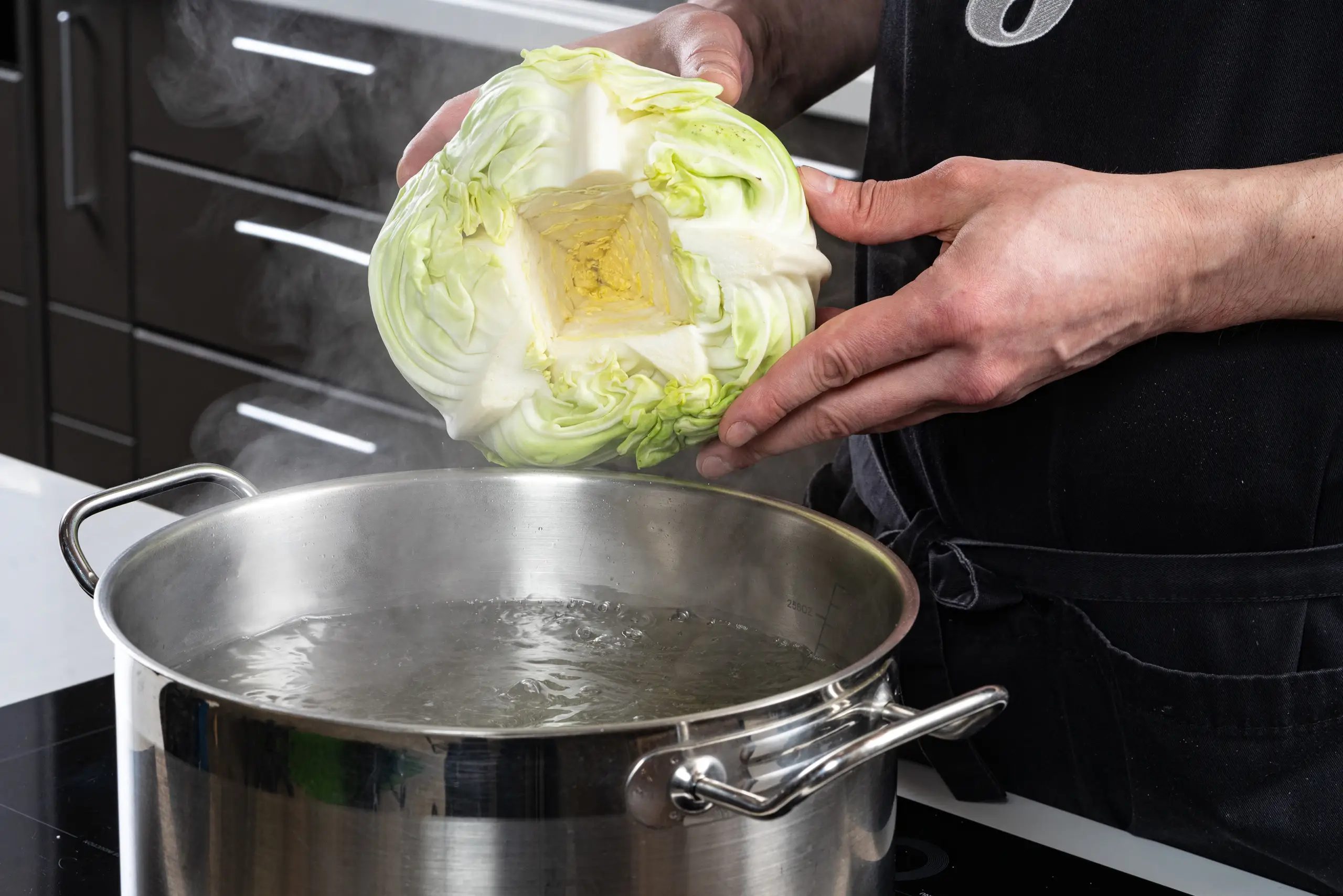 Шаг 2: Котлеты из капусты с острым соусом