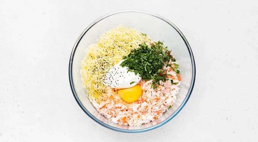 Котлеты из крабовых палочек: шаг 2