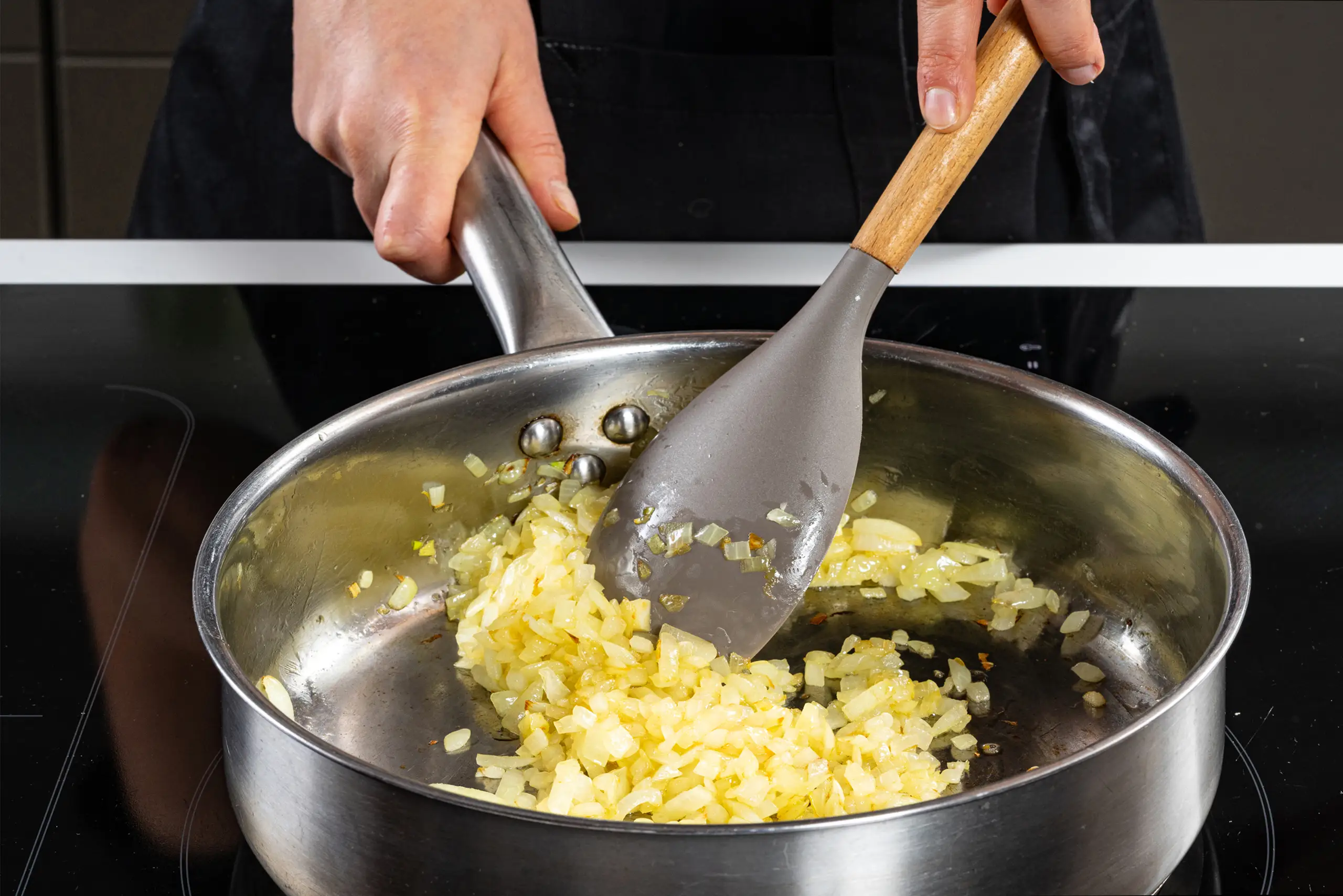 Шаг 2: Котлеты в духовке с томатным соусом