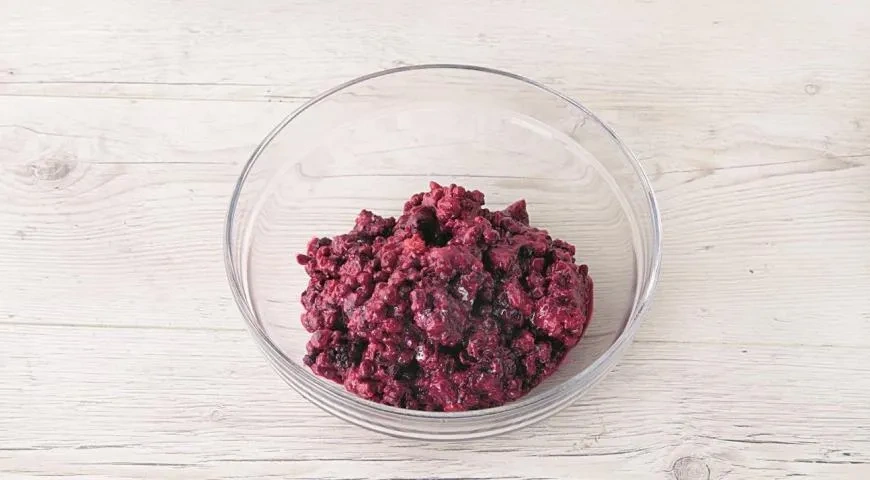 Крамбл из замороженных ягод: шаг 2