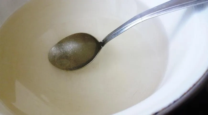 Красная рябина в сиропе на зиму: шаг 2