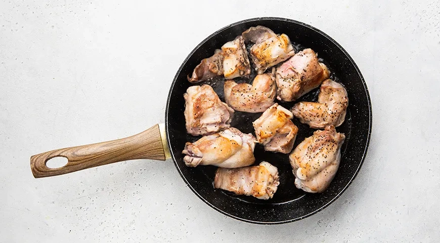 Кролик, тушенный в сливках: шаг 2