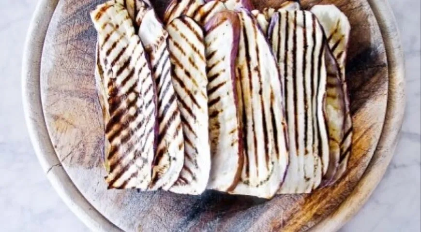 Круглая лазанья из букатини и баклажанов: шаг 2