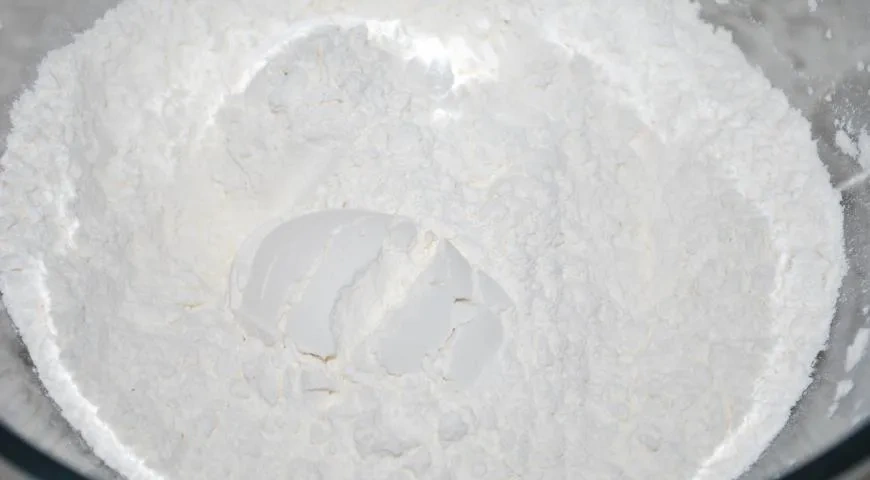 Кулич с шоколадом и миндалем: шаг 2