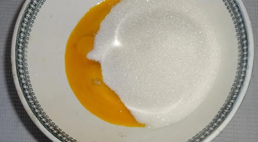 Куличи на кефире: шаг 2