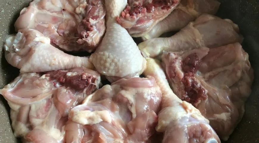 Курица в красном соусе: шаг 2