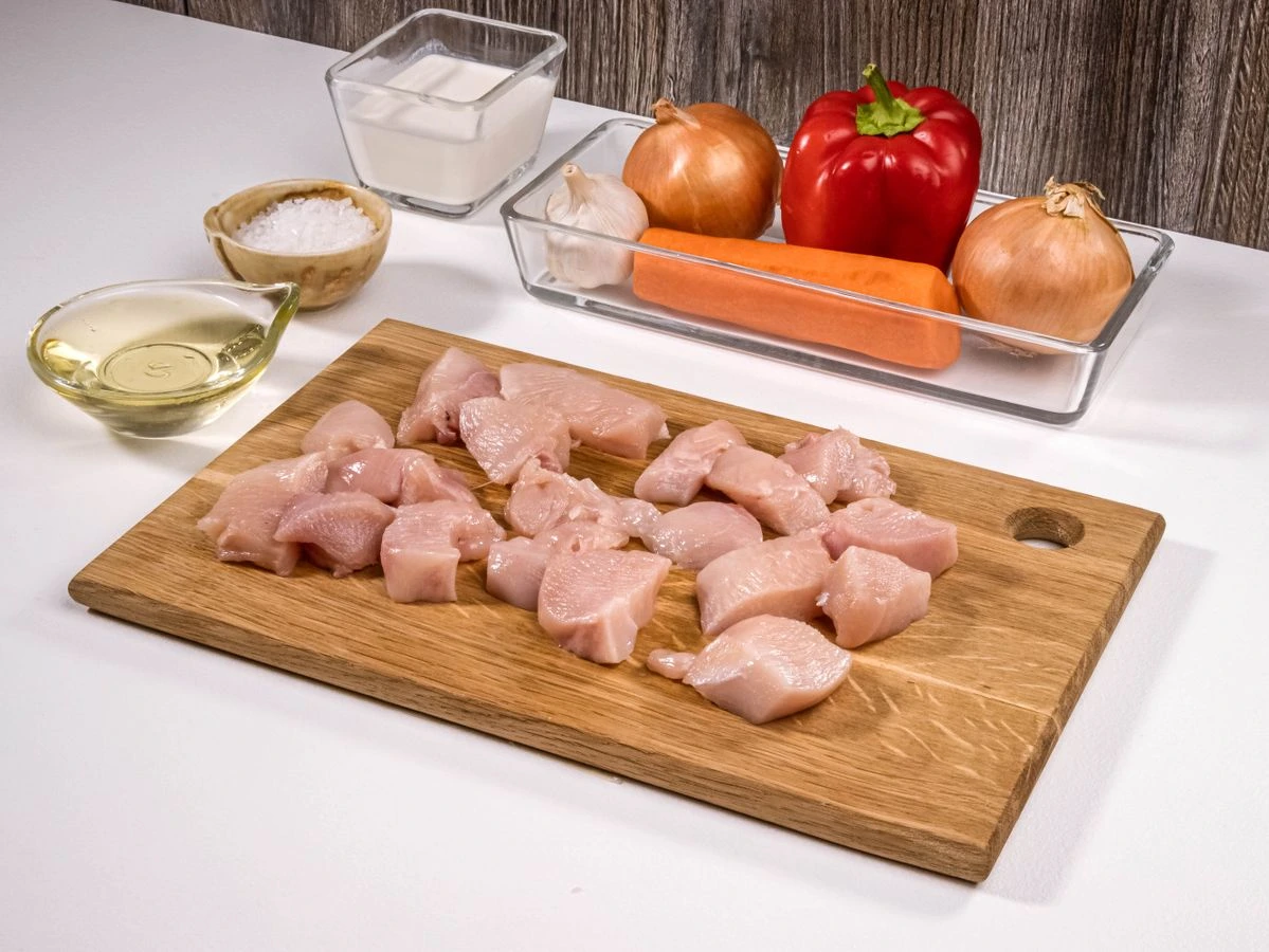 Шаг 2: Куриное филе с овощами в сливочном соусе