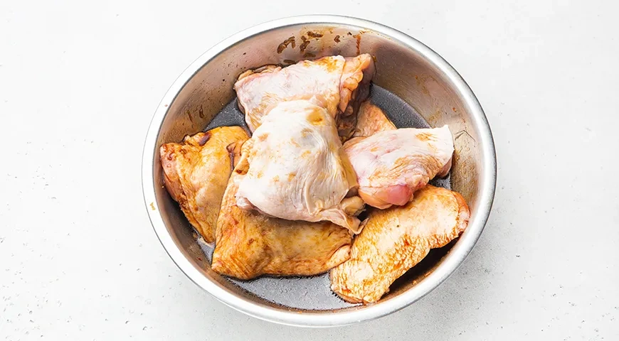 Куриные бедрышки в соевом соусе в духовке: шаг 2