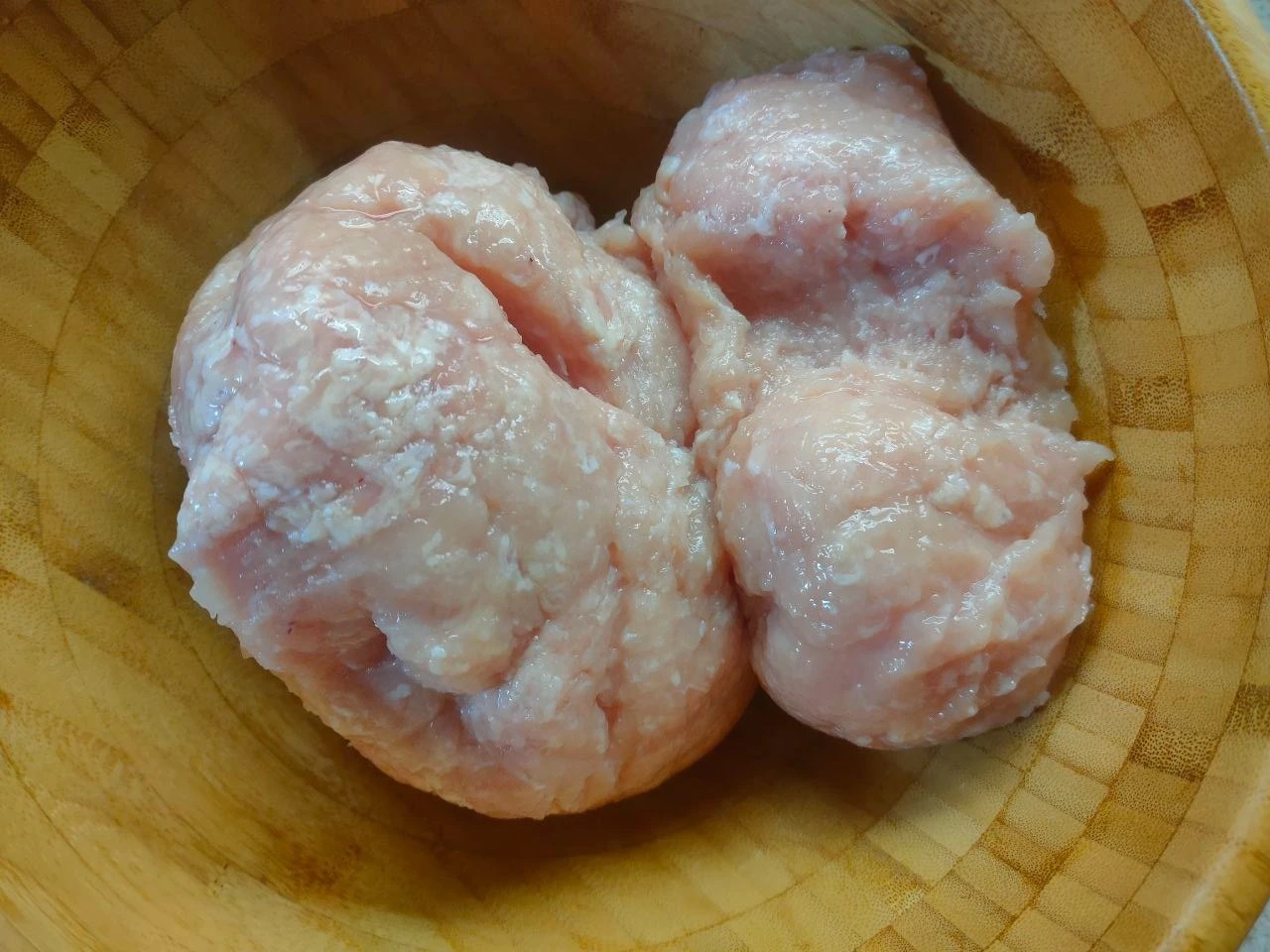 Шаг 2: Куриные котлеты с яйцом и сыром