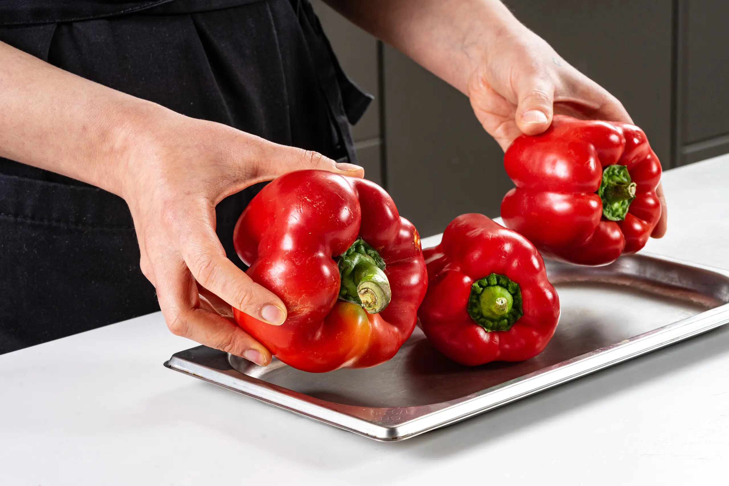 Шаг 2: Куриные котлеты в духовке с перечным соусом