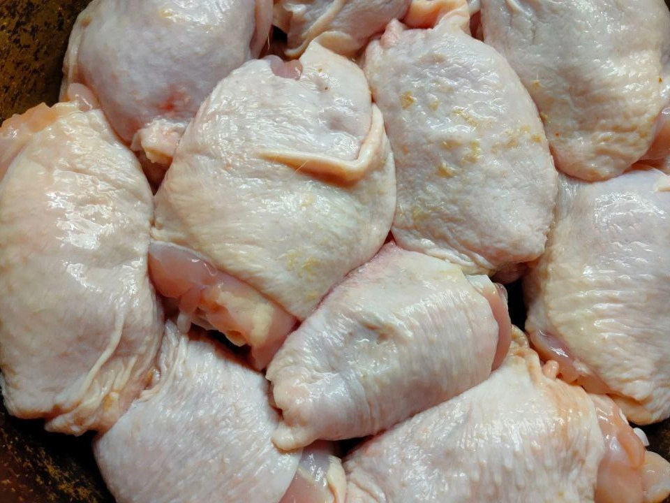 Шаг 2: Курица с помидорами и ананасами в духовке