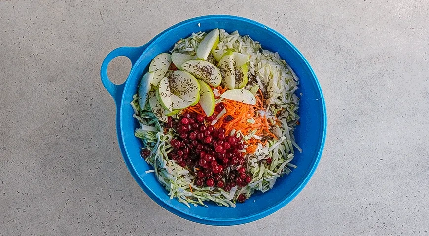 Квашеная капуста в кастрюле: шаг 2