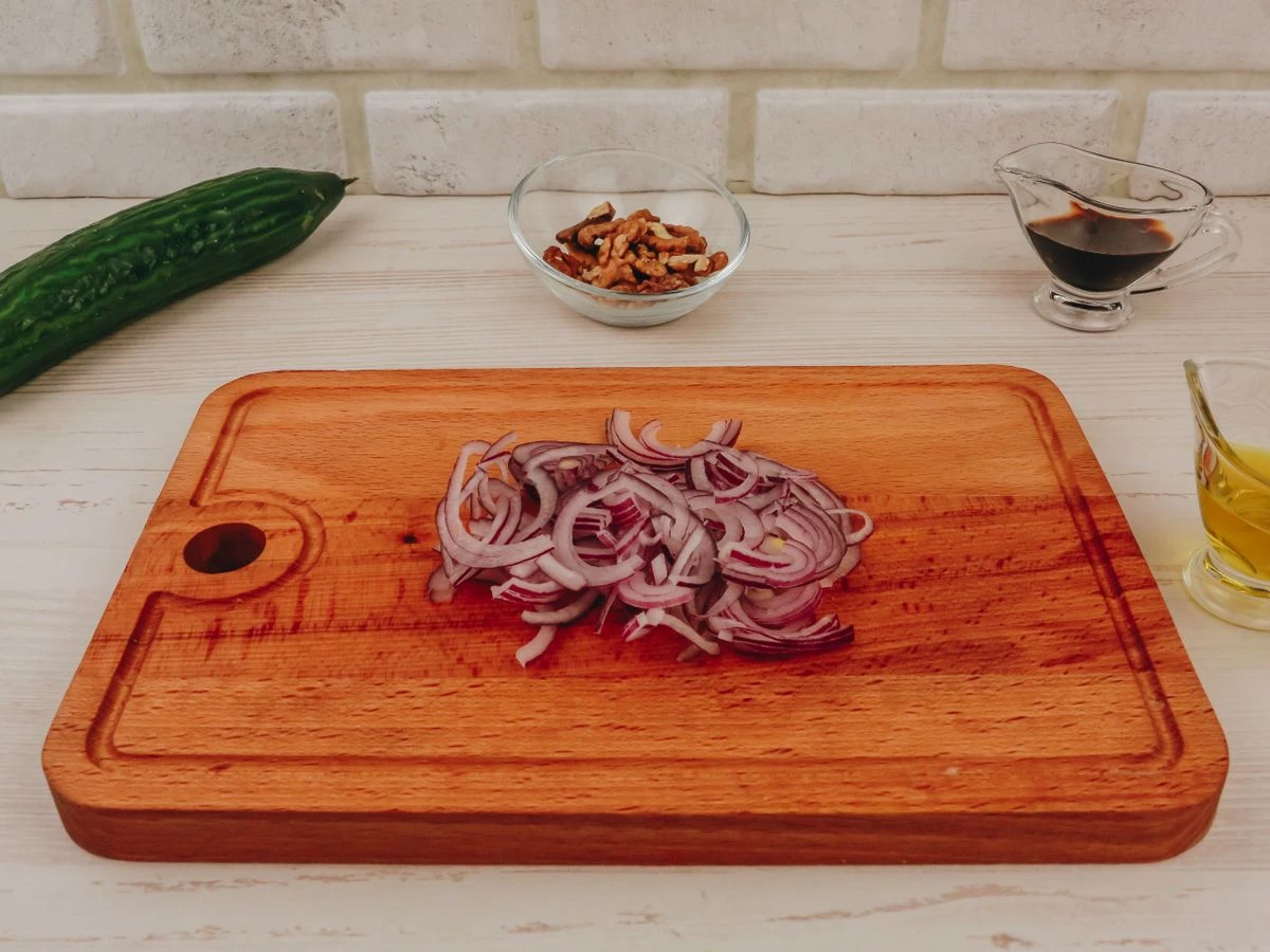 Шаг 2: Лёгкий огуречный салат