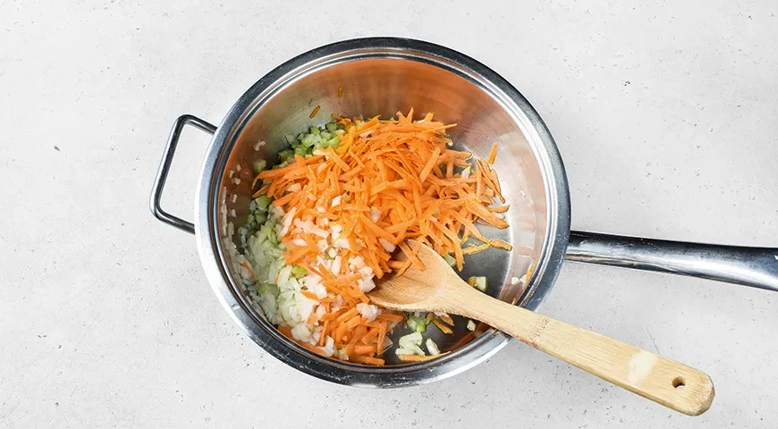 Ленивая лазанья на сковороде: шаг 2