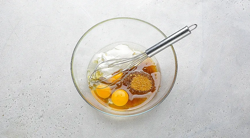 Лимонно-йогуртовый кекс с цукини: шаг 2