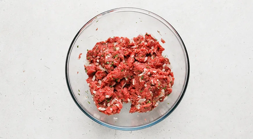 Макароны-«гнезда» с фаршем под сметанным соусом: шаг 2